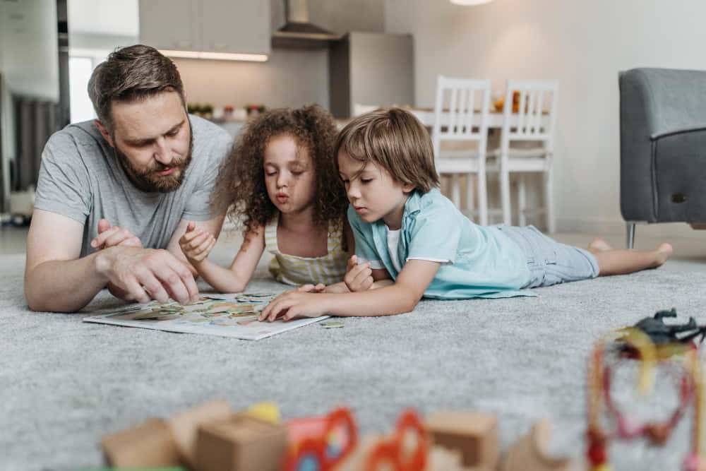 Among all the toys, jigsaw puzzle is a great game to play with parents. Children will learn from the game and from you, and dads and mums can bring the best out of this.