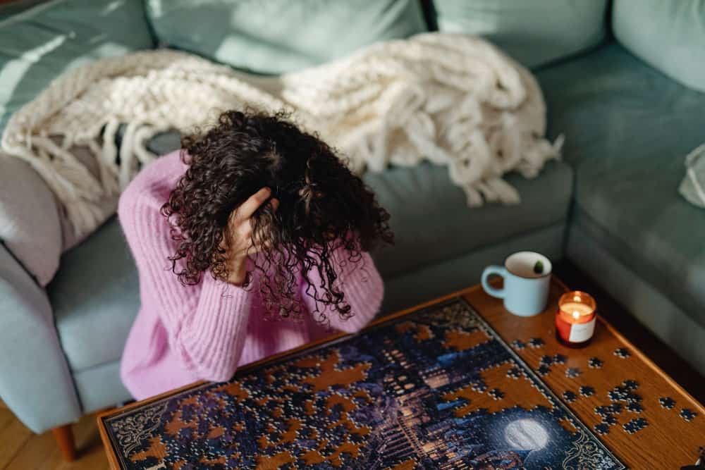 Puzzling is supposed to be fun. It is important to pick the right image, and have the right design, to avoid increase the difficulty level. 